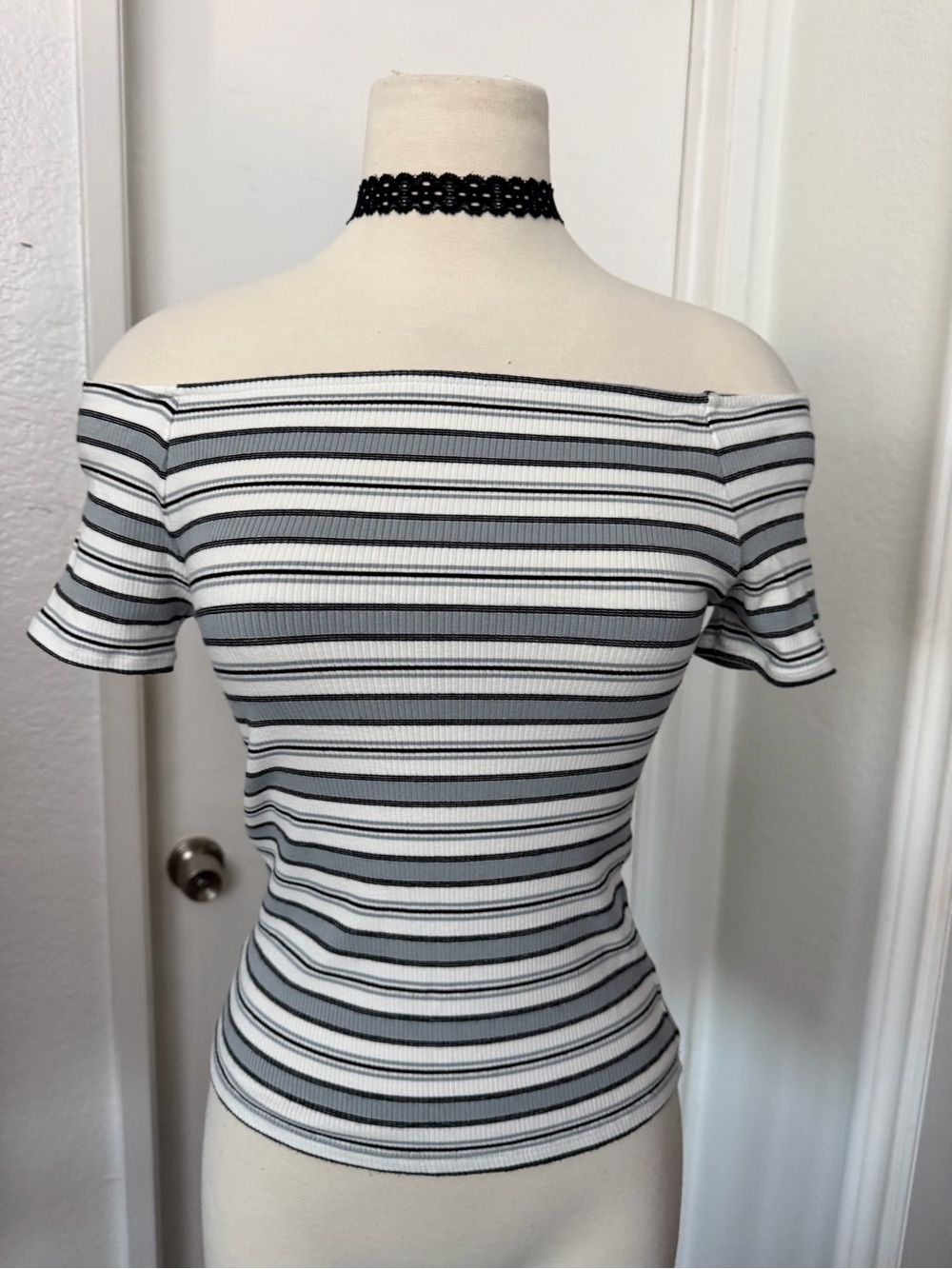 Y2k Ribbed Off-Shoulder Striped Crop Top w attached choker